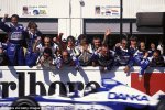 42B4010000000578-4732464-Despite_losing_out_on_victory_Hill_s_troubled_Arrows_limped_over-a-1_...jpg